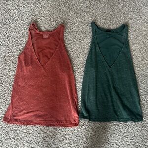 VICTORIA SPORT Set of 2 Heathered Tanks w/ Mesh